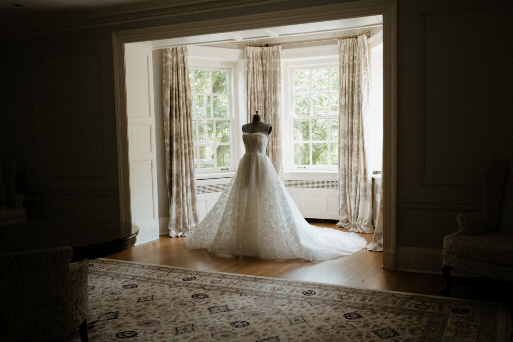 Graydon Hall Manor wedding stunning bridal preparations