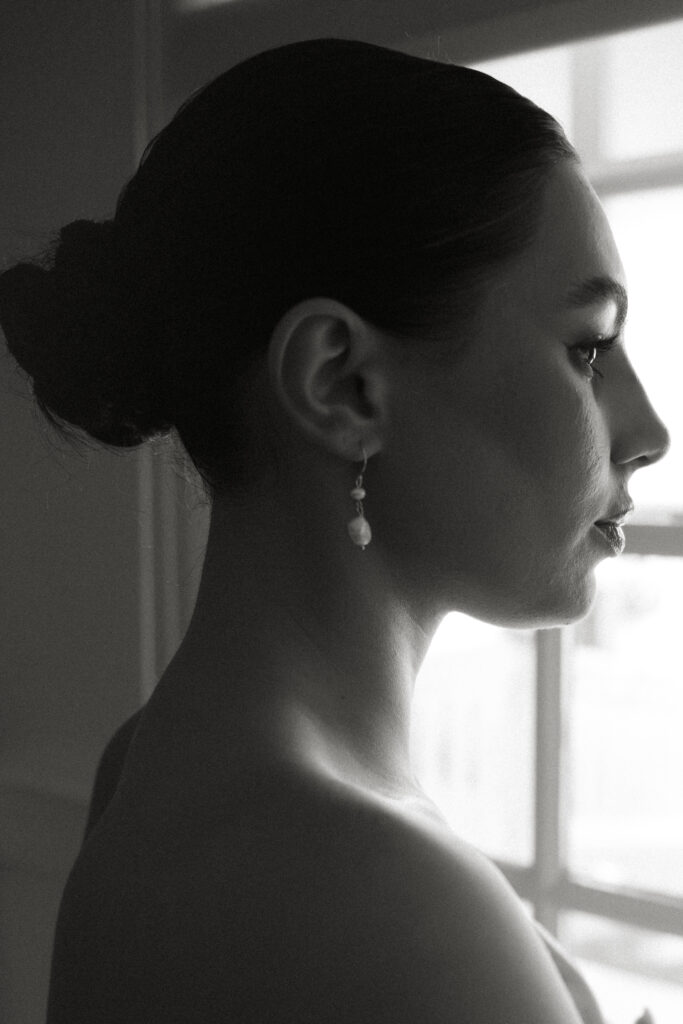 Editorial bridal prep at an estate wedding just north of Toronto photographed by a Toronto wedding photographer