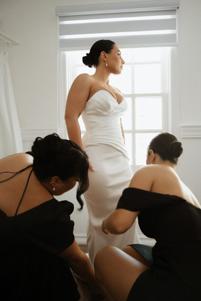 Editorial bridal prep at an estate wedding just north of Toronto photographed by a Toronto wedding photographer