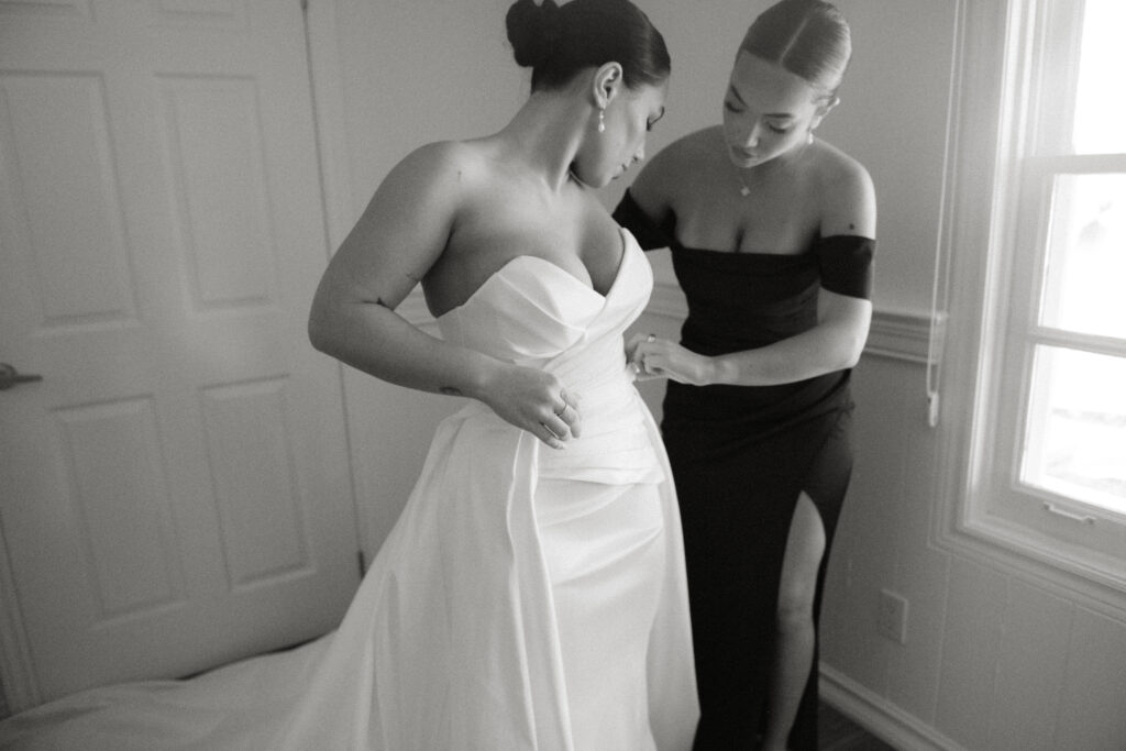 Editorial bridal prep at an estate wedding just north of Toronto photographed by a Toronto wedding photographer