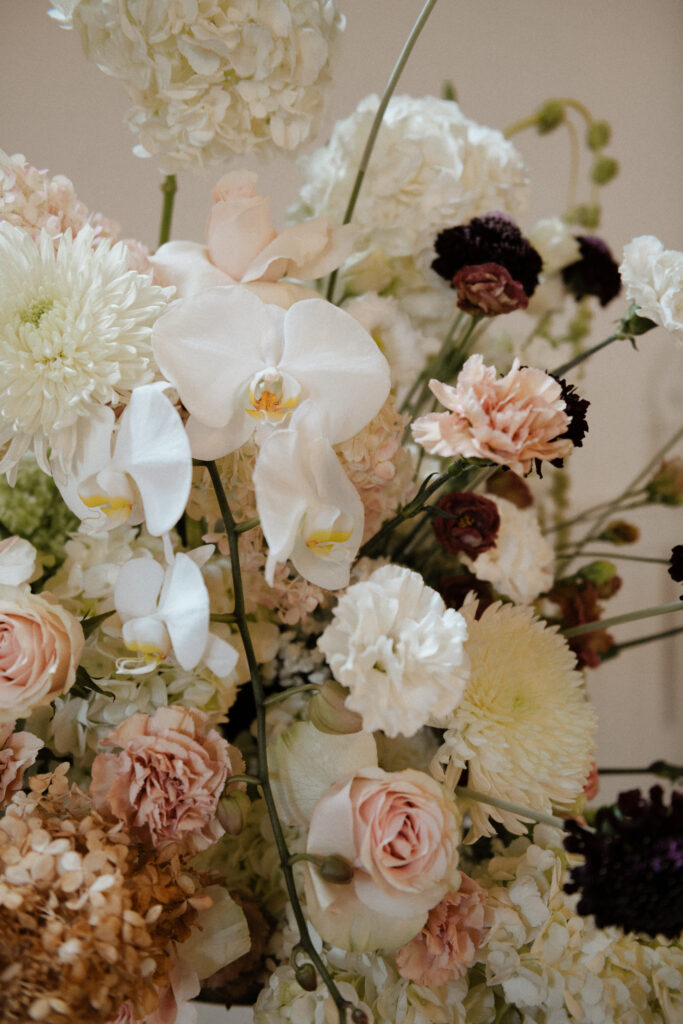 September wedding at The Doctor's House photographed by a Toronto wedding photographer