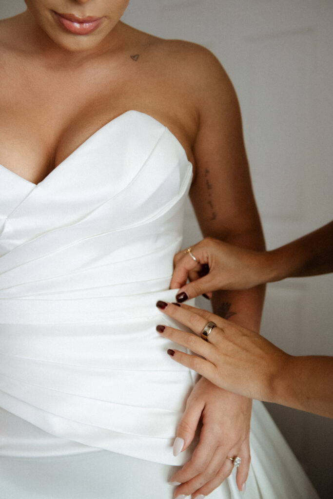 Editorial bridal prep at an estate wedding just north of Toronto photographed by a Toronto wedding photographer